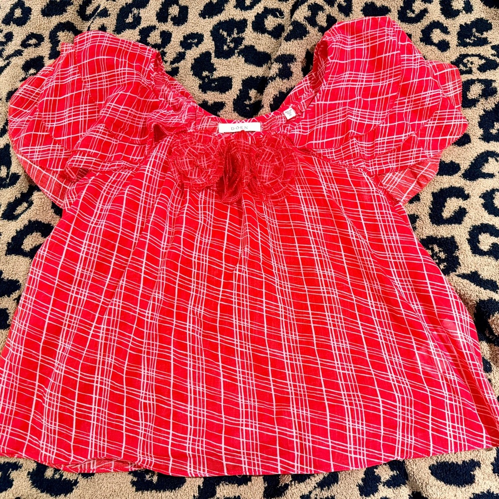 Red Plaid semi-sheer Doen top, size M, removable flowers